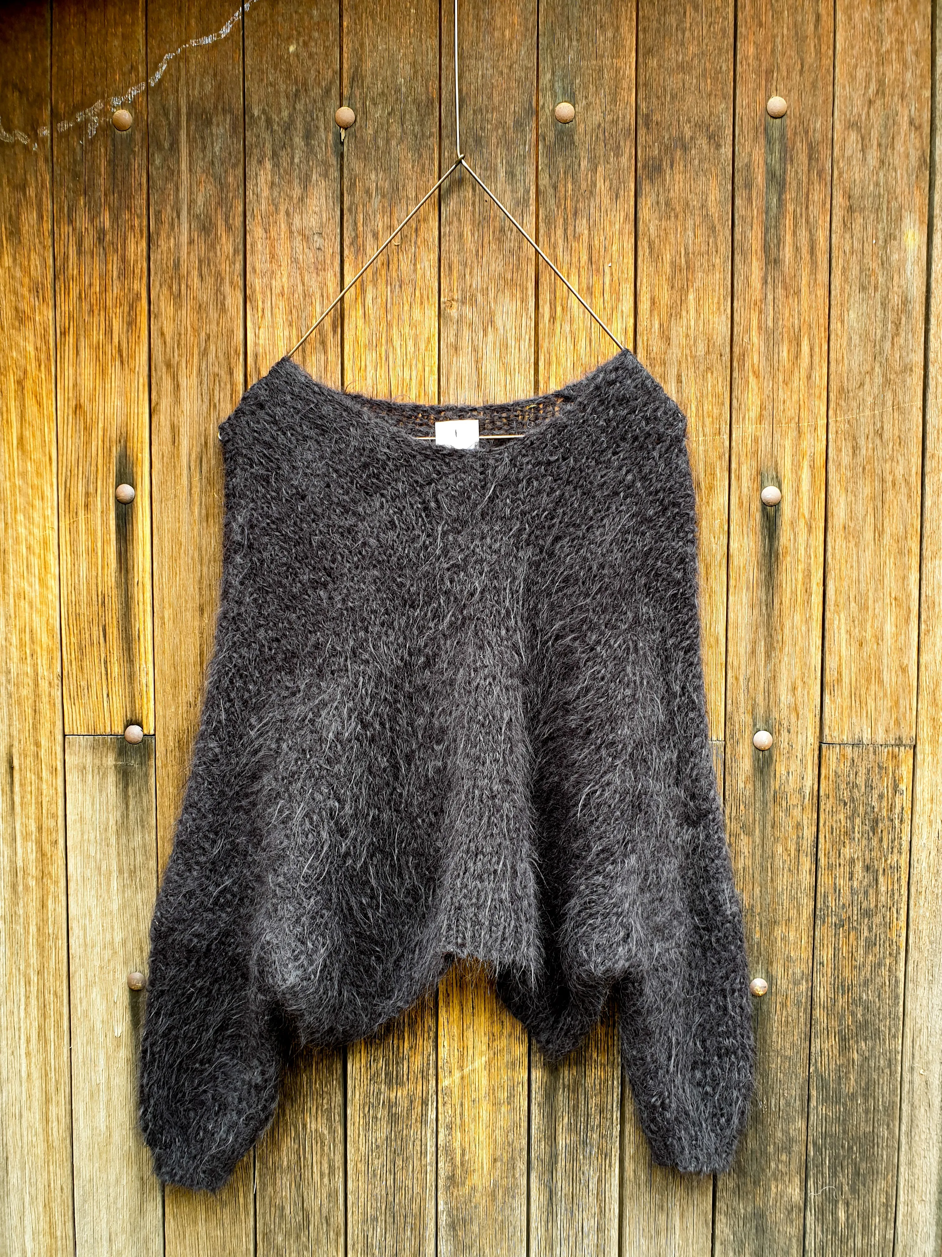 Handknit V neck batwing sweater (Alpaca)