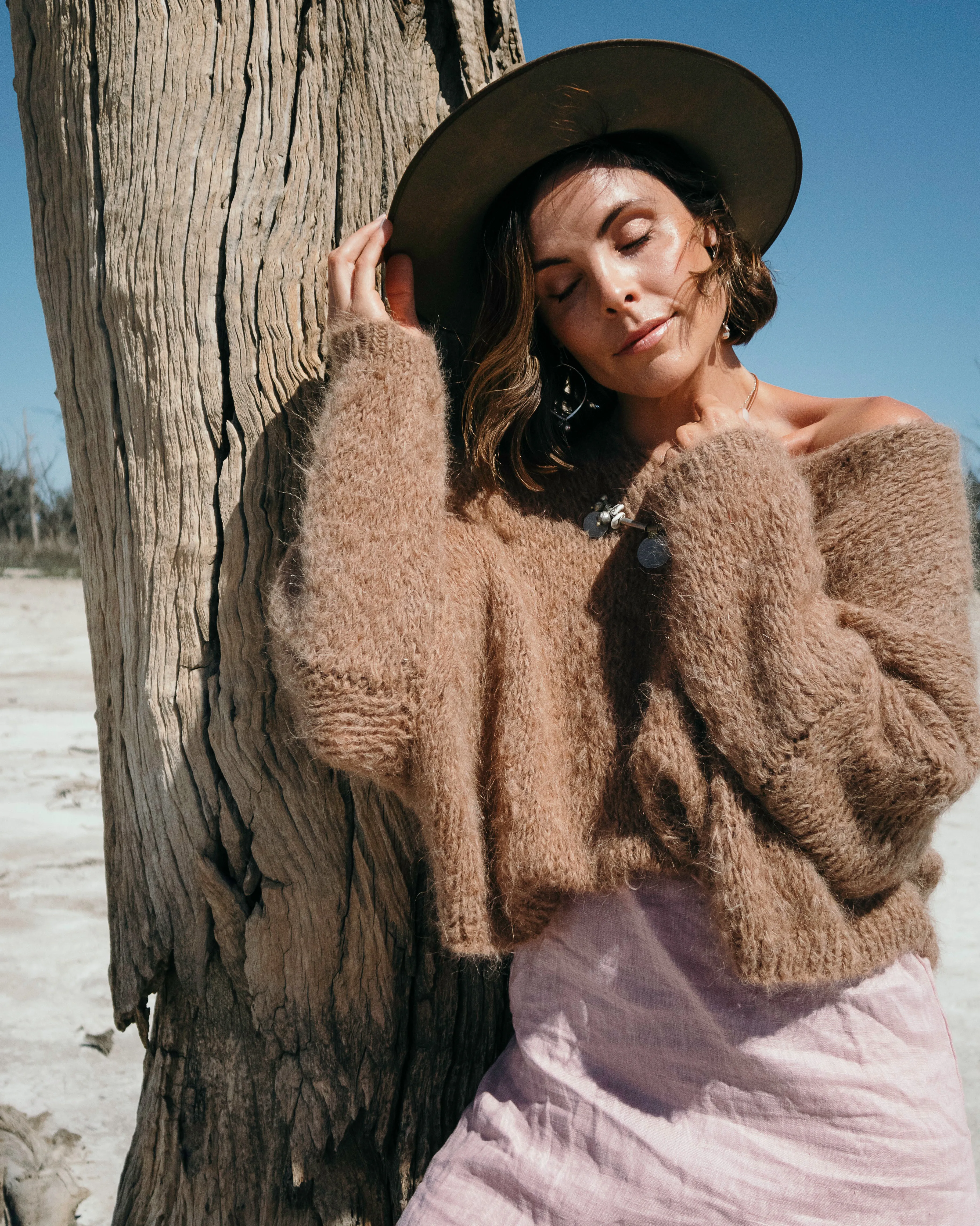 Handknit V neck batwing sweater (Alpaca)